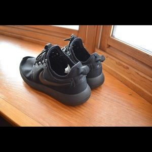 Nike Roshe Two sz 8 ❤️